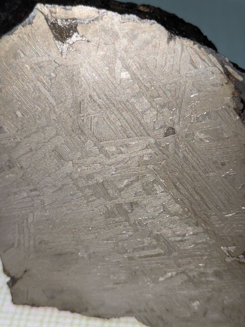 隕石　アルタイ隕石　鉄隕石　2,064グラム　外皮付　ウィドマンシュテッテン構造