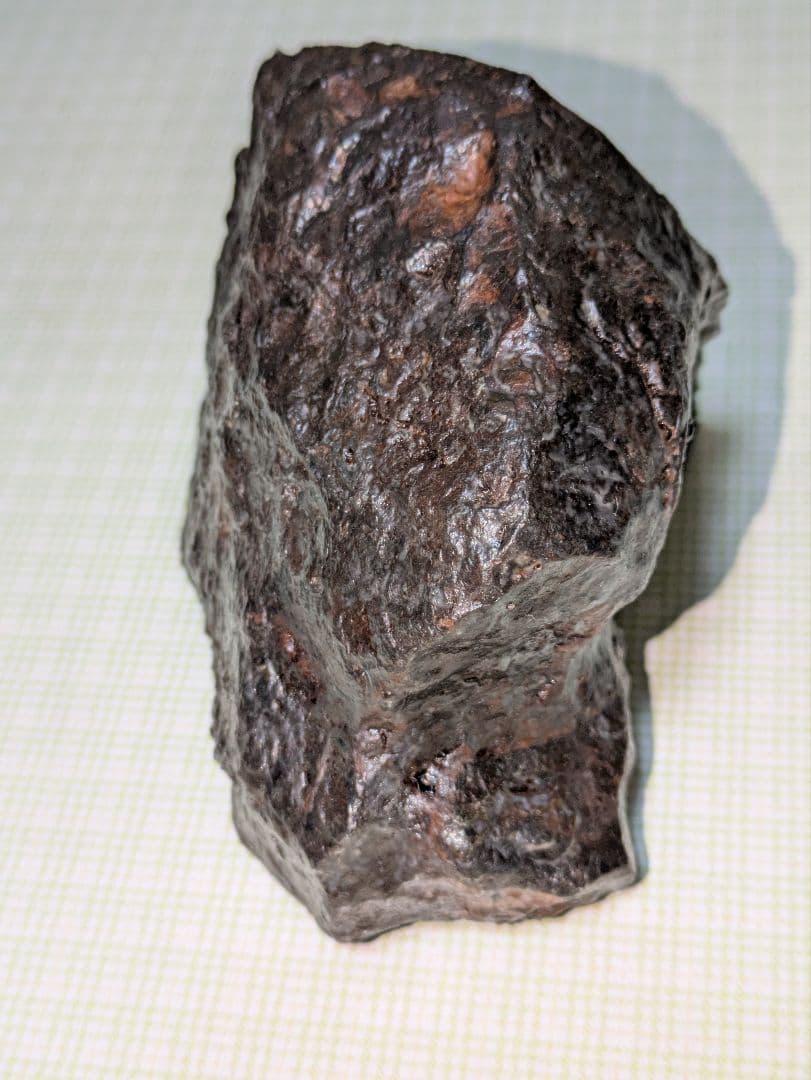 隕石　アルタイ隕石　鉄隕石　2,064グラム　外皮付　ウィドマンシュテッテン構造