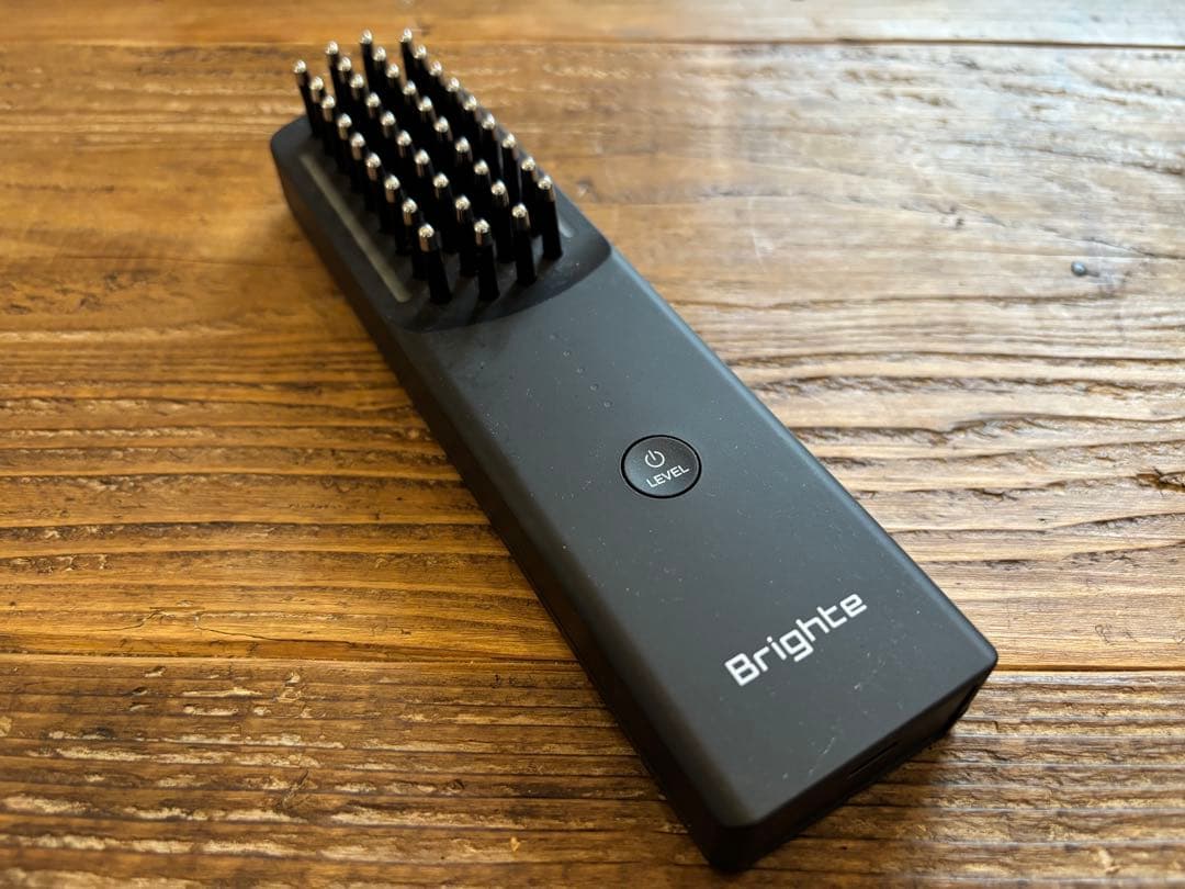 ほぼ未使用★エレキブラシ（Brighte)美顔器／スカルプブラシ（未使用品）付