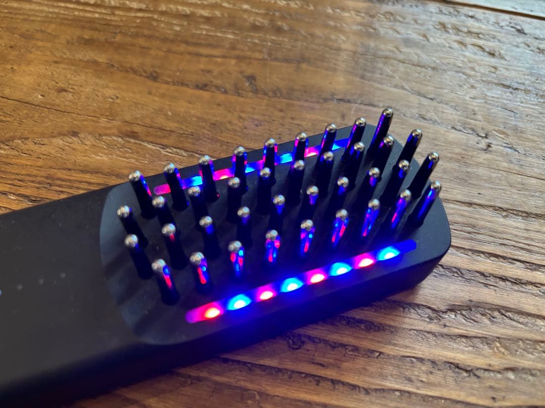 ほぼ未使用★エレキブラシ（Brighte)美顔器／スカルプブラシ（未使用品）付