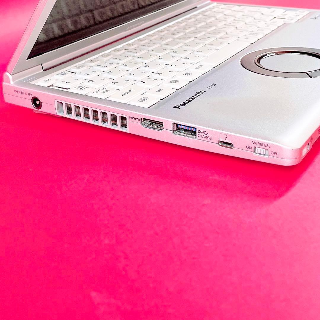 Windows11対応‼️小型軽量レッツノートパソコン✨️持ち運び✨️快適SSDカメラ