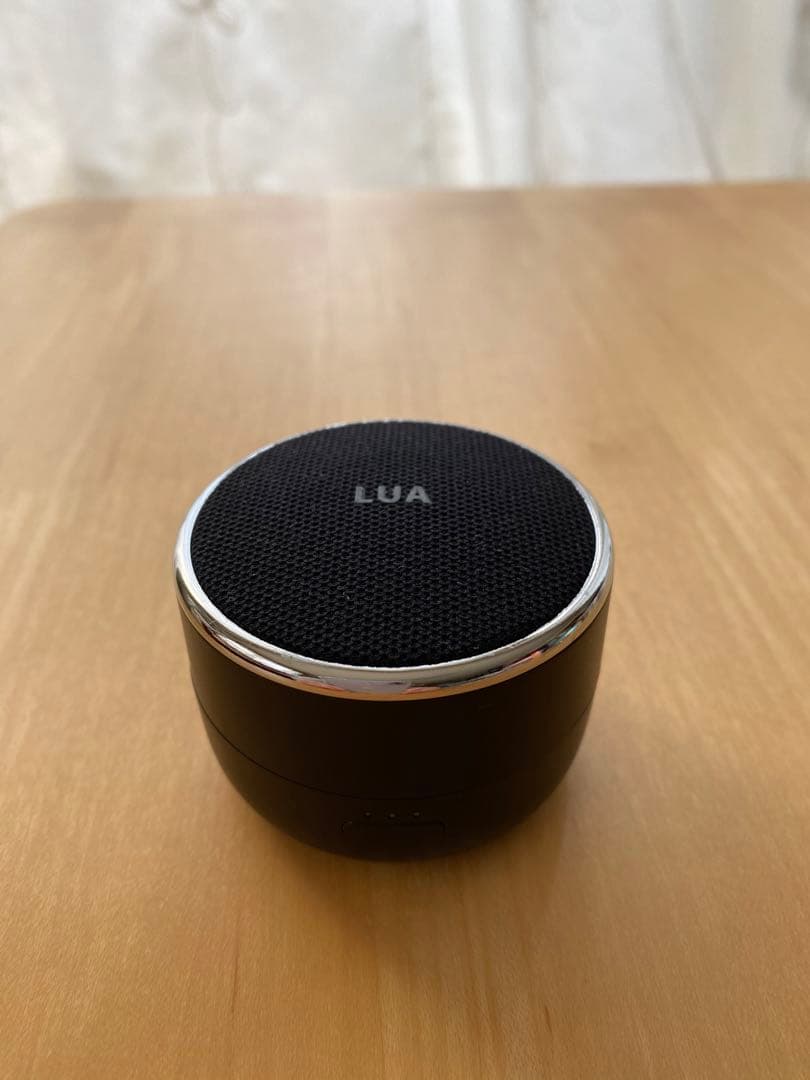 LUA ワイヤレスイヤホン ✻スピーカー付き充電器