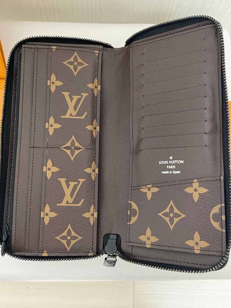 希少　LOUIS VUITTON ジッピーウォレット ヴェルティカル ヴィトン