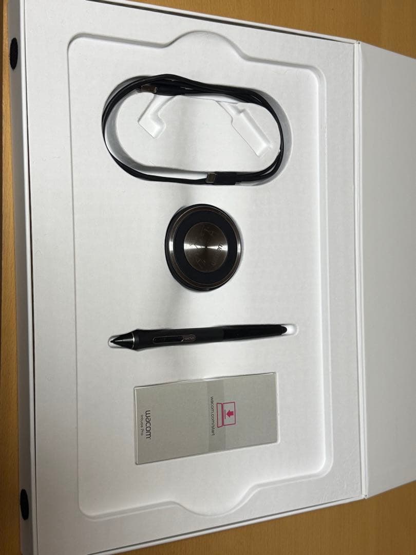 Wacom Intuos Pro medium ペンタブレット 本体