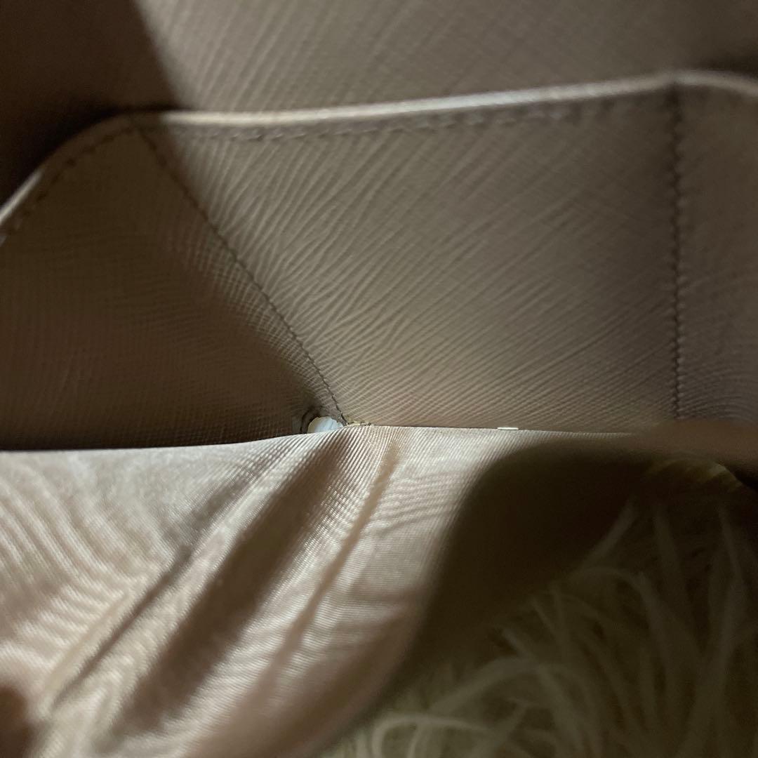 ほぼ未使用　PRADA プラダ 財布　ミニ財布　ピンクベージュ　三角プレート