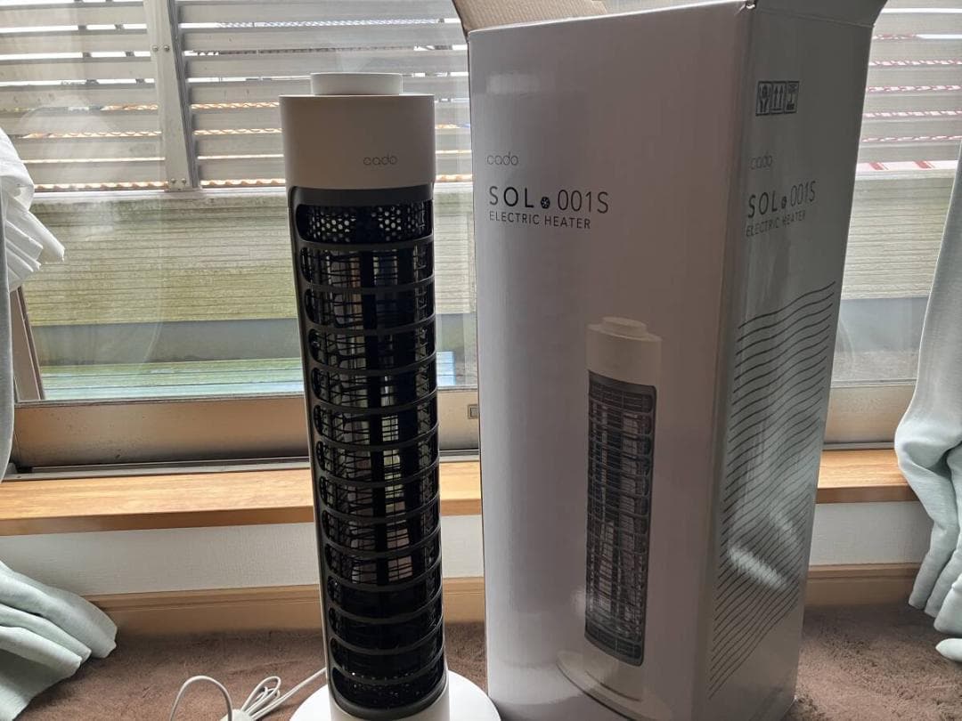新品同様■カドー■電気ヒーター cado ホワイト SOL-001S-WH