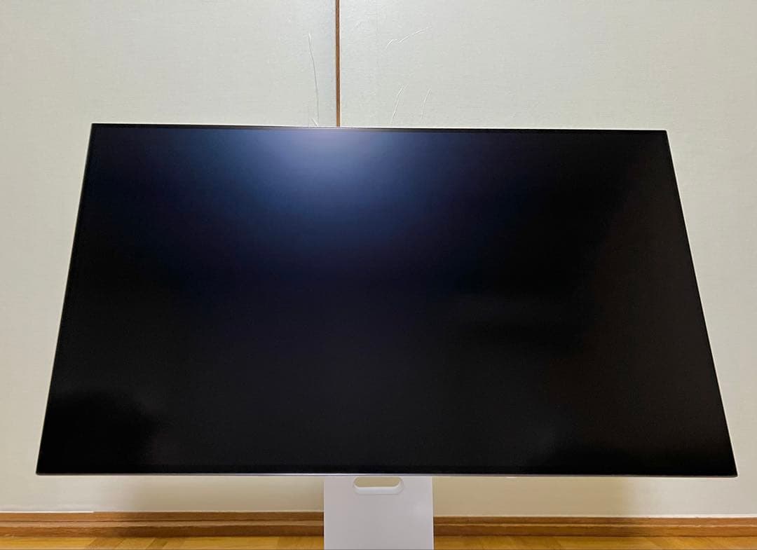 LG UltraGear OLED 32GS95UV-W 本体