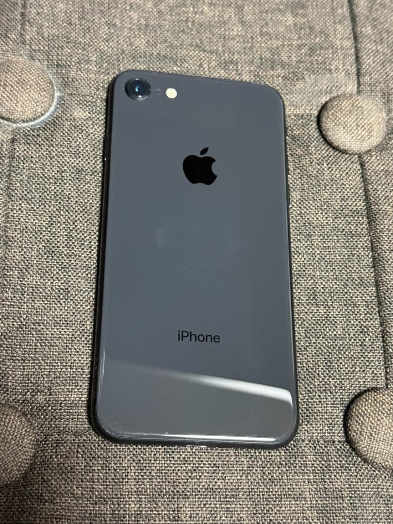 美品 iPhone 8 ブラック本体 バッテリー81% 64GB