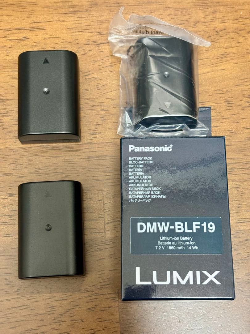 パナソニックLUMIX G9pro＋純正バッテリーグリップ純正バッテリー３個