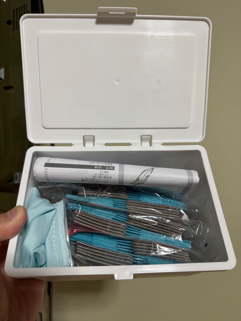 マキタ掃除機・CL285FD・バッテリー＆充電器付・紙パック30枚＆スタンド付！