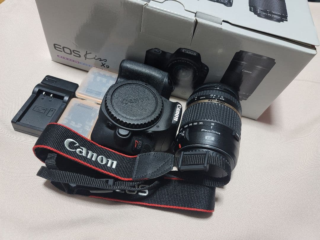 一眼カメラ　EOS Kiss X9