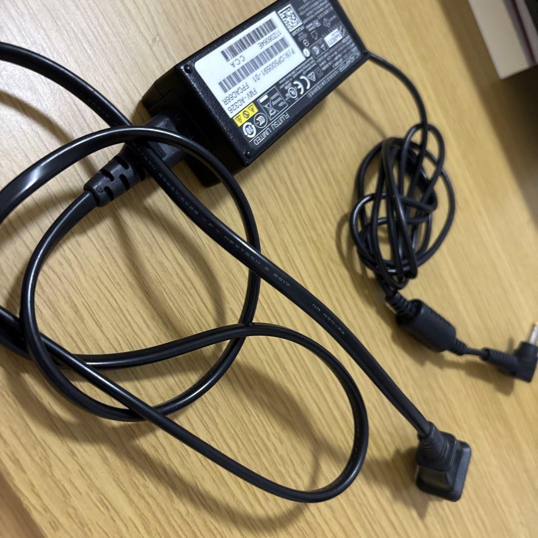 FujitsuノートパソコンLIFEBOOK UH75/B3