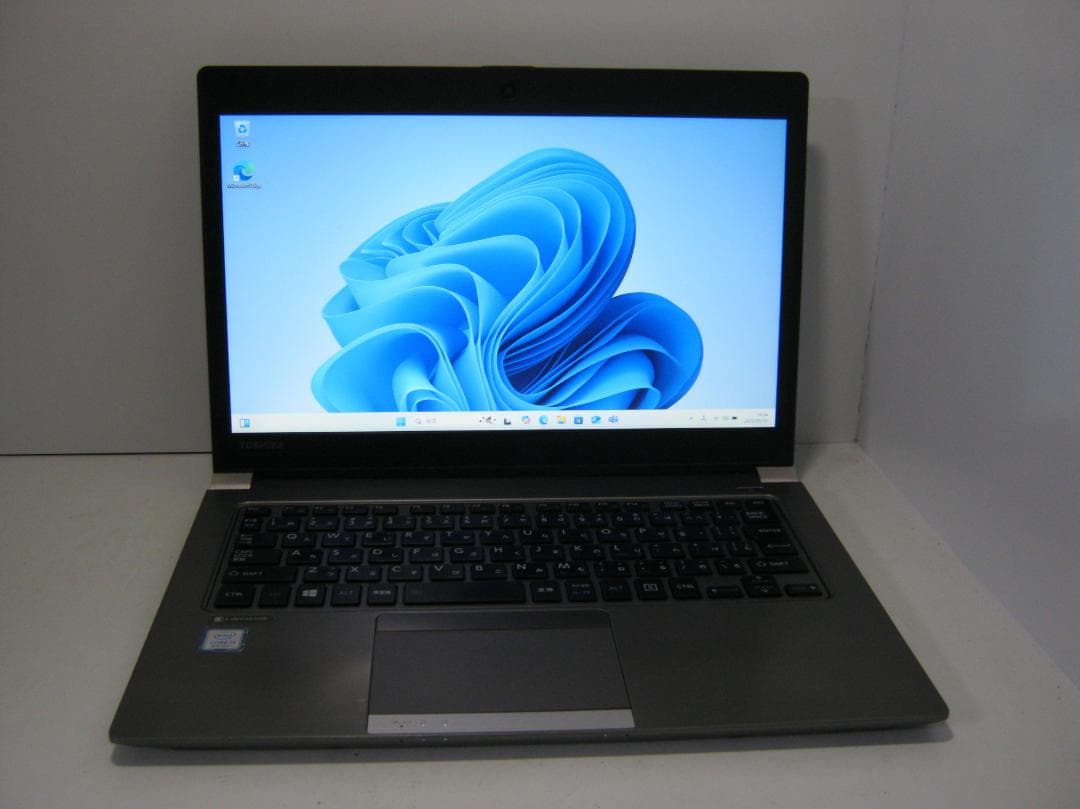 東芝　R63/M i3(8130U) SSD256 MEM8 Win11動作