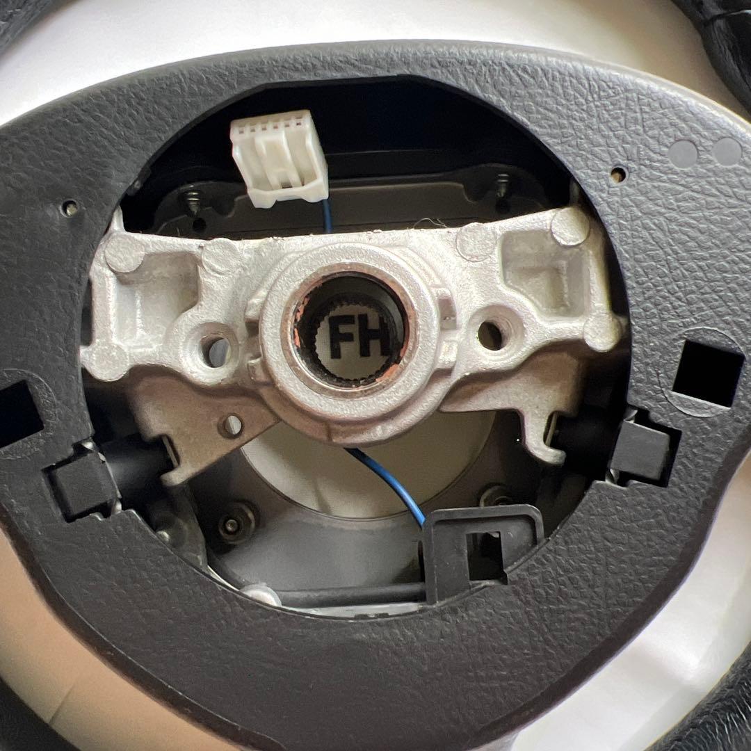 美品 本革 momo ステアリング モモステ