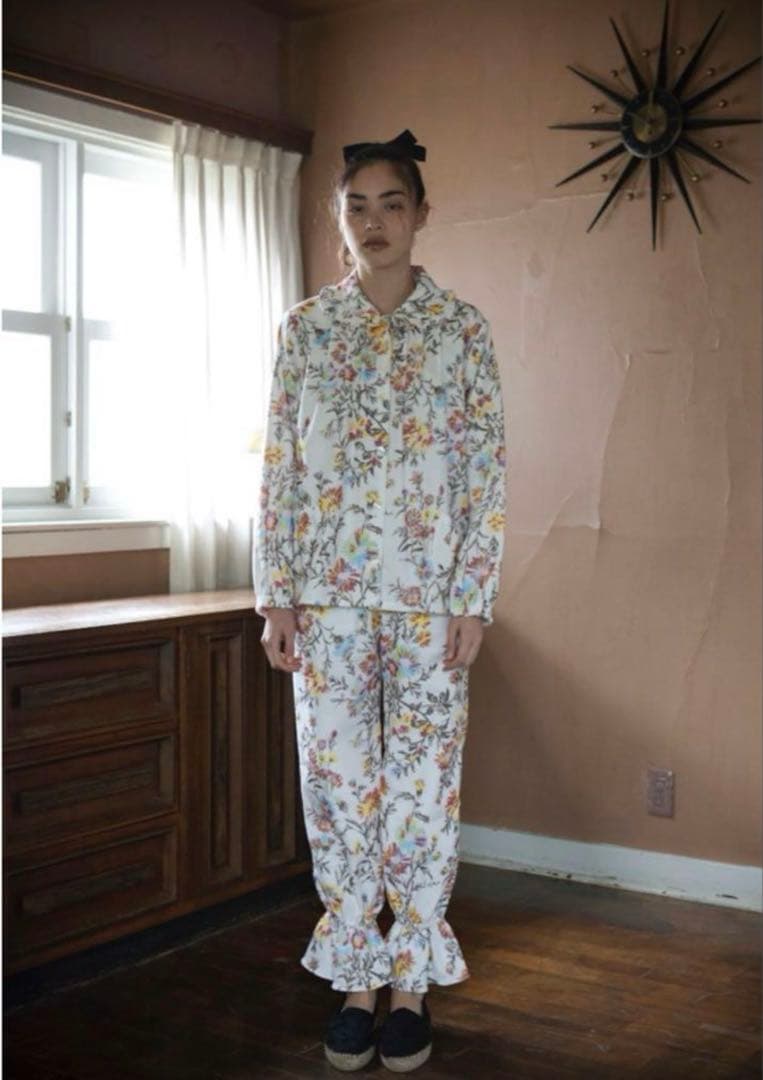 SIIILON 花柄ブラウス＆パンツ