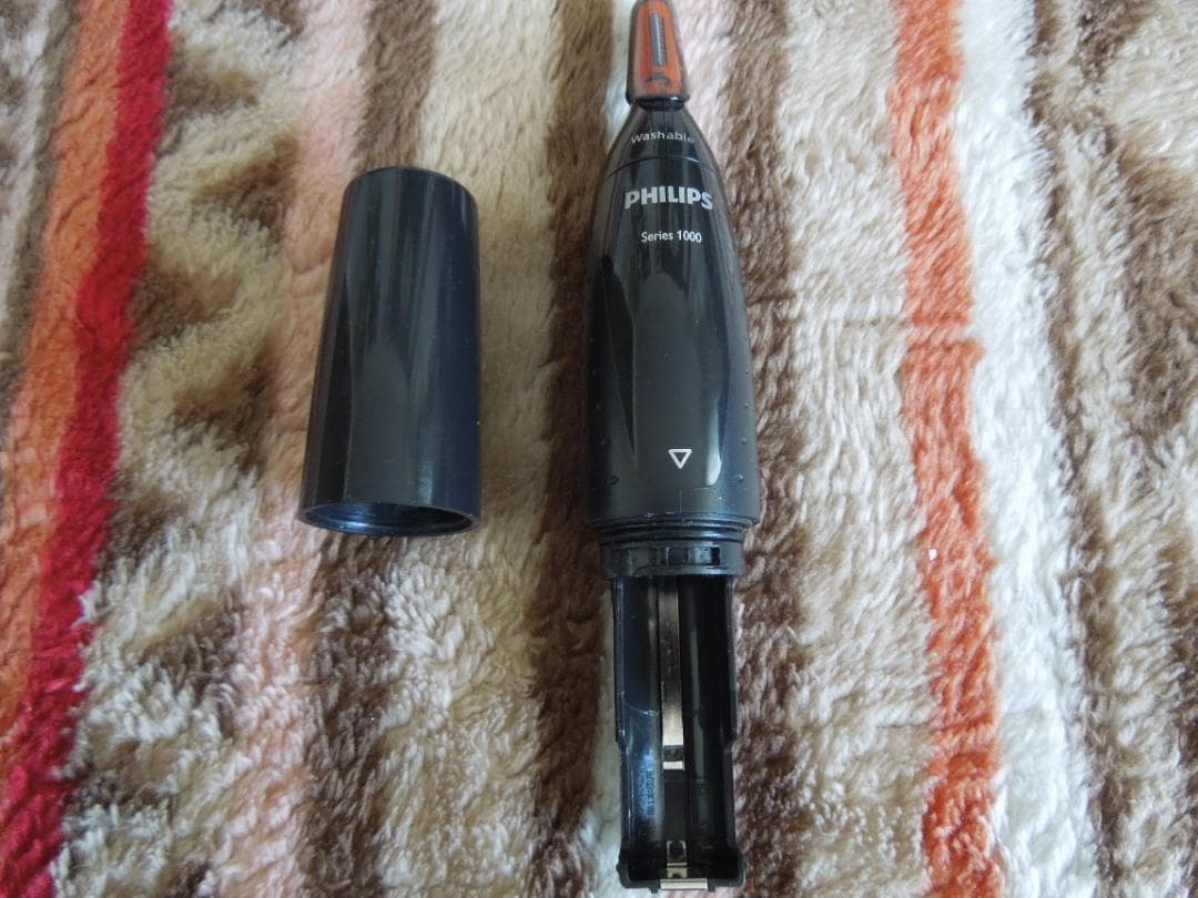 PHILIPSフィリップス鼻毛トリマー　　品番NT1152/10