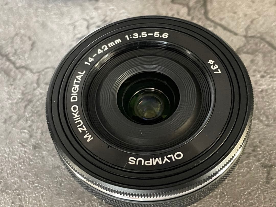 OLYMPUS PEN E-P7 14-42mm EZレンズキット