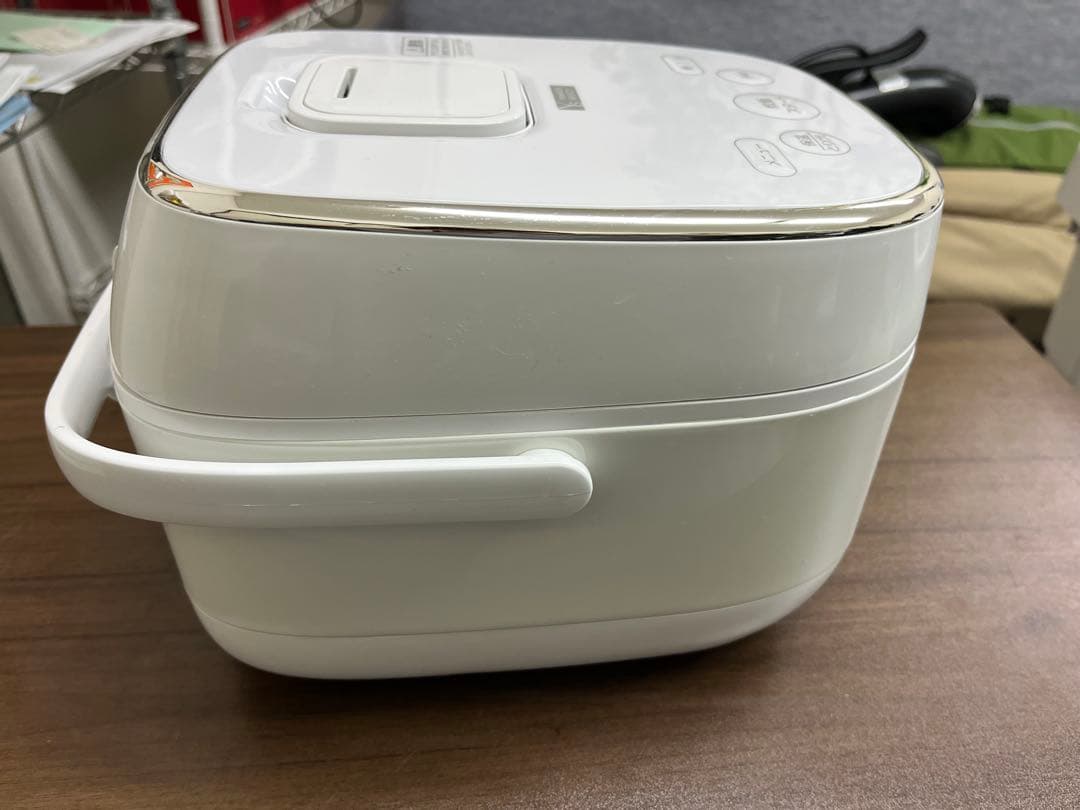 超美品　女性オーナーヤマダセレクト IHジャー炊飯器 3合炊き 2024年製 T