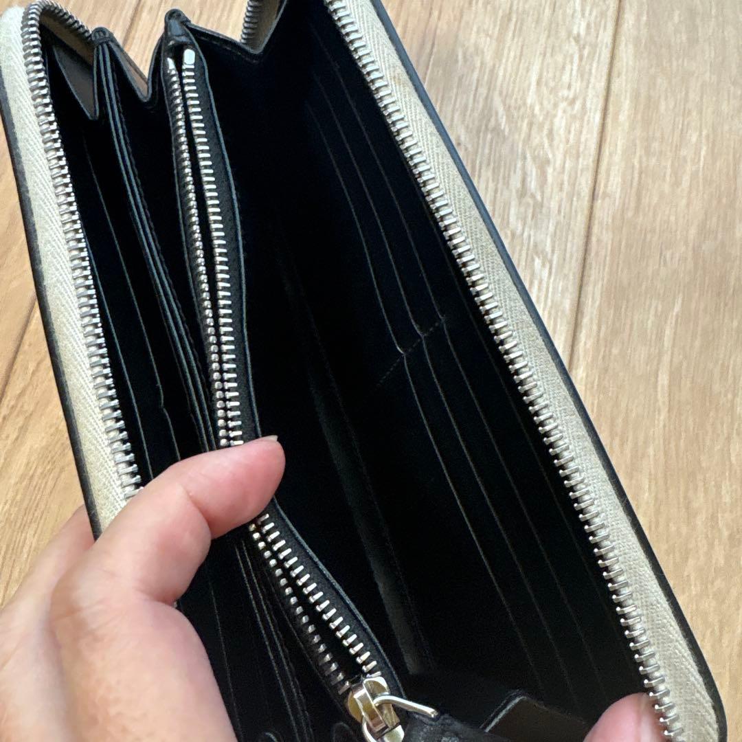 PRADA 長財布 クリーム色 レザー