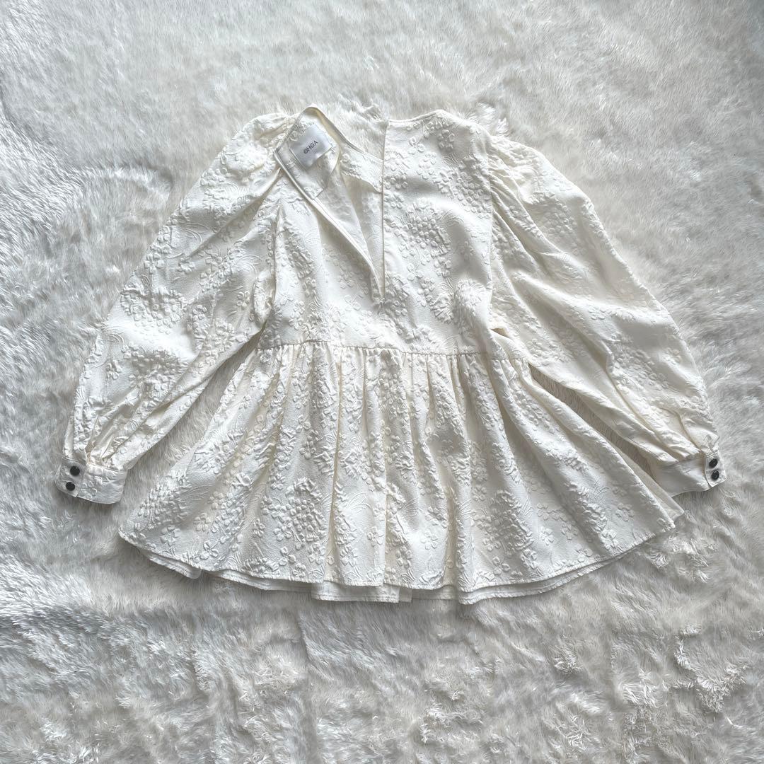 極美品✨ohga furuit オーガ フローラルパターンブラウス ペプラム