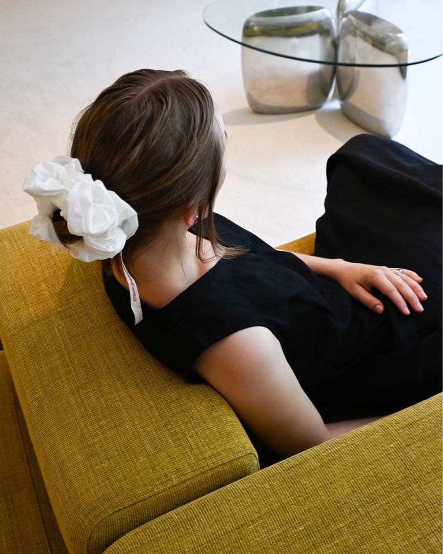 bella シュシュ white