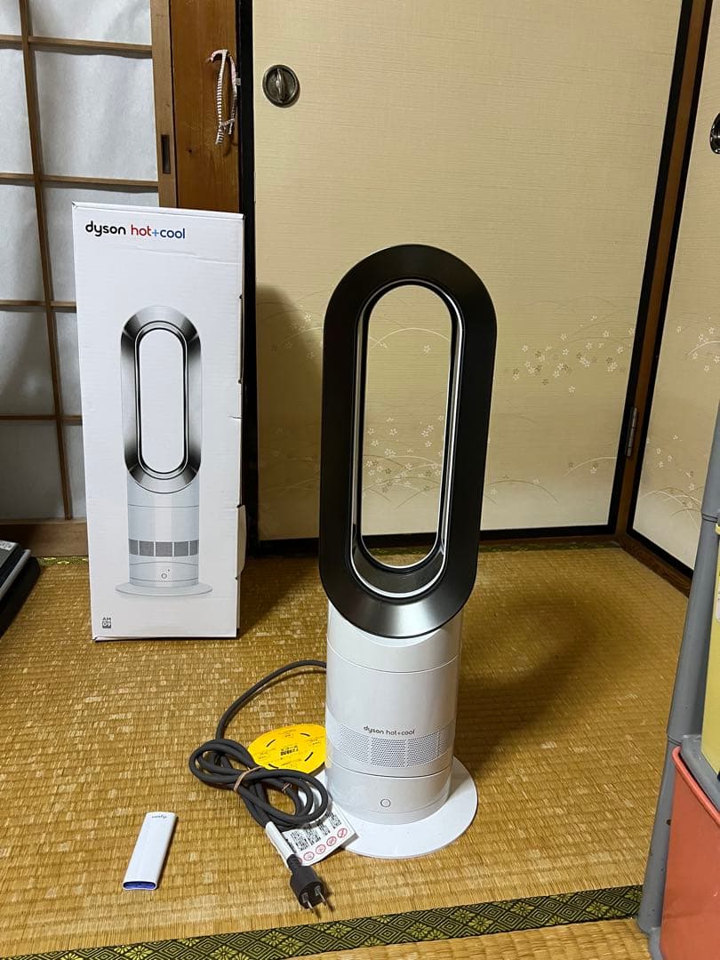 Dyson タワーヒーター 羽根なし ホワイト　AM09