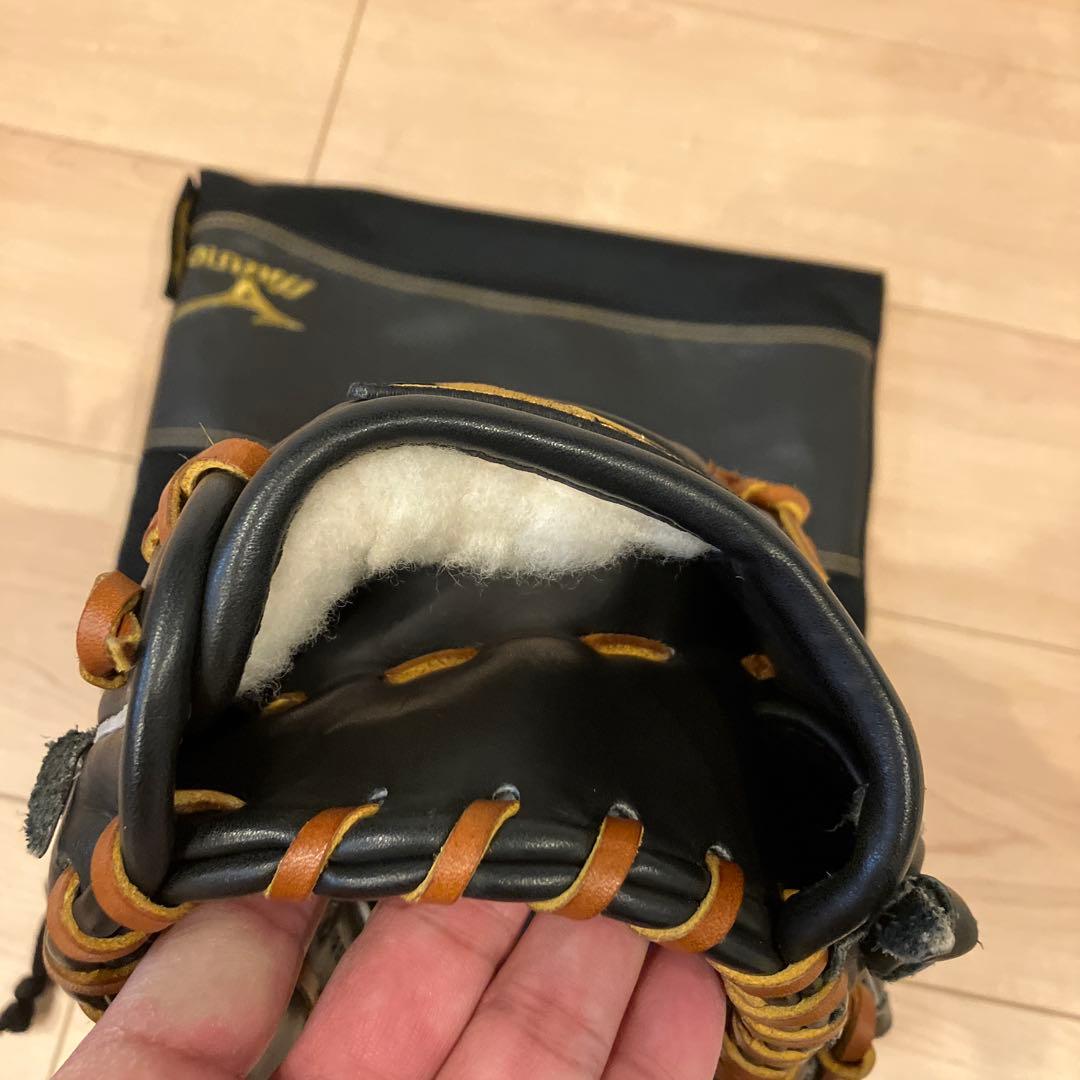 Mizuno 軟式グローブ ブラック/オレンジ 収納袋付き