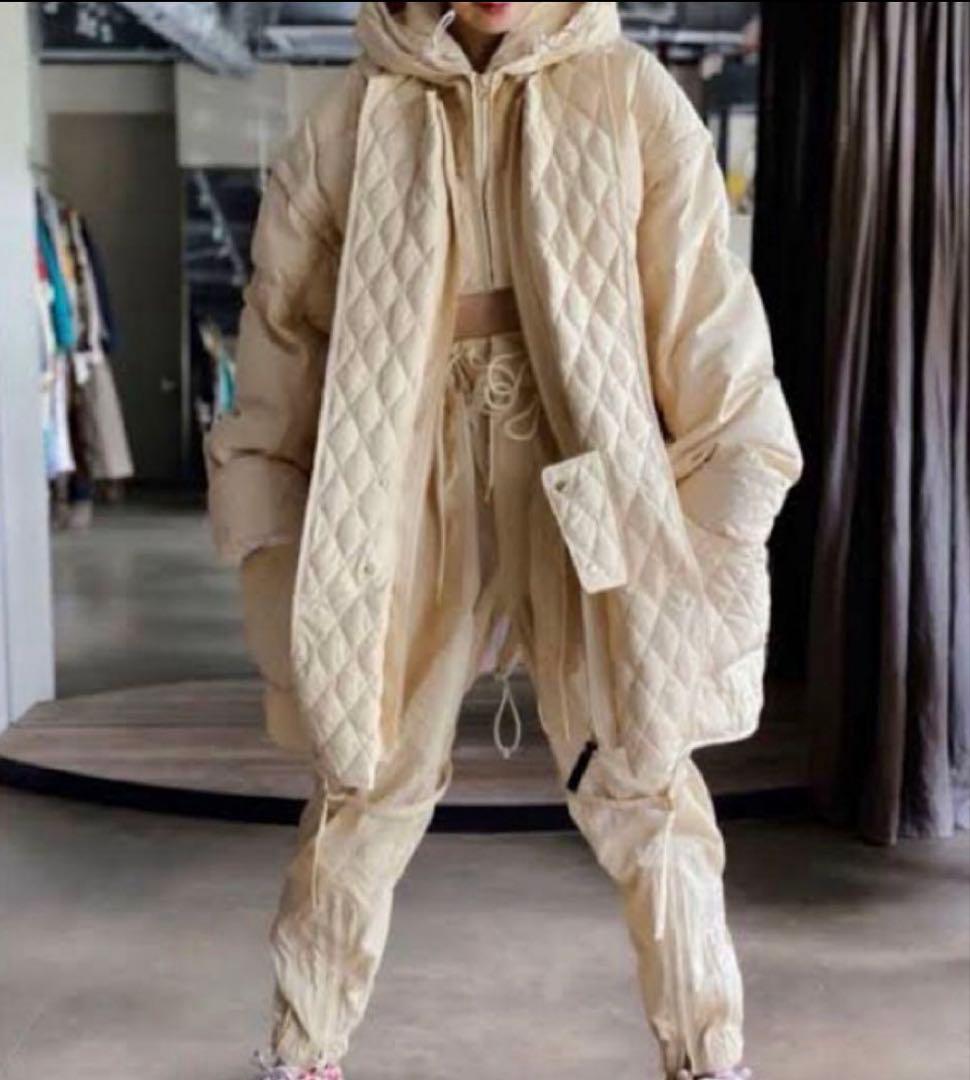 すすす ジュンミカミ　ワイルドシングス　ダウンジャケット　クリーム