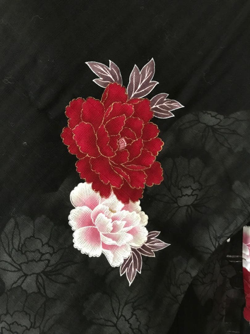 綿 仕立て上り 浴衣 黒地に牡丹柄 帯なし リメイクして洋服にしても
