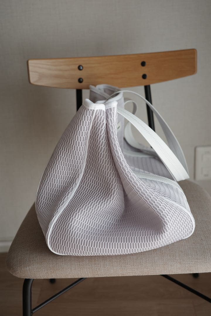 【ゆう】qbag paris ネスト L ジップ付 グレージュビアンコ