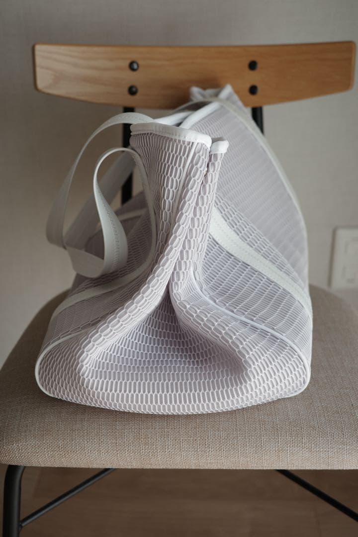 【ゆう】qbag paris ネスト L ジップ付 グレージュビアンコ