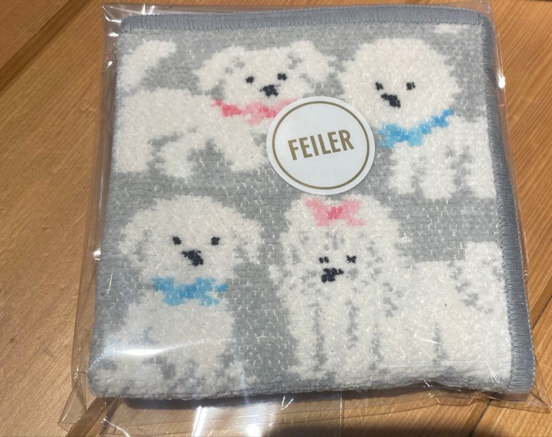 新品　2点フェイラー モフモフワンチャン　舟形ポーチS グレーハンカチ　ポーチ