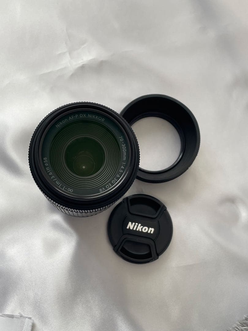 Nikon D5600 デジタル一眼レフカメラ　レンズ　小物セット