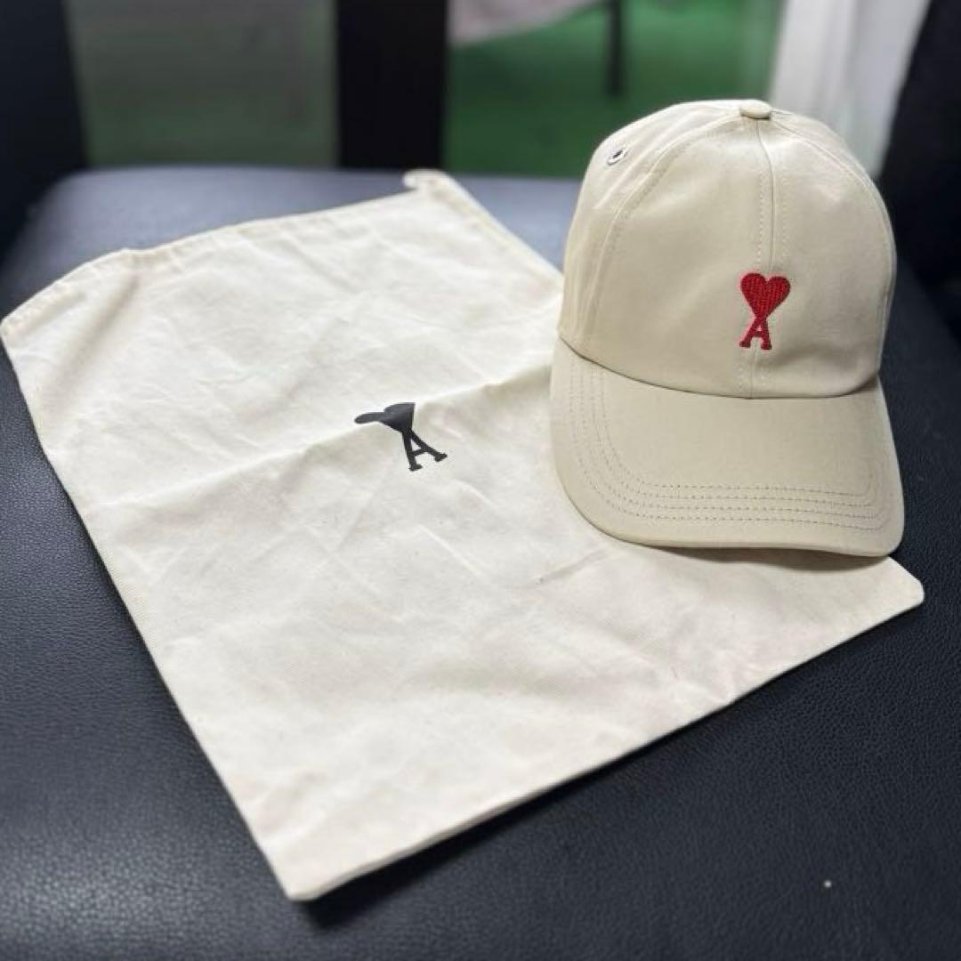 AMI PARIS ベージュ キャップ ハート刺繍 収納袋付き