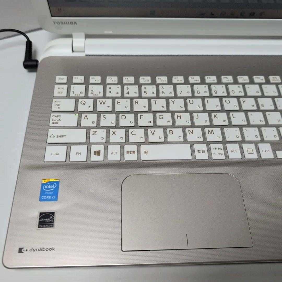 けん　SSD512GBカメラ付き本体金色でキーボードが白色のレアカラー