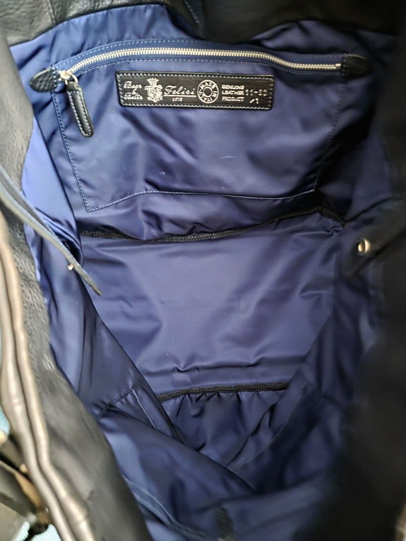 美品　felisiフェリージトートバッグ　オールレザー　ネイビー