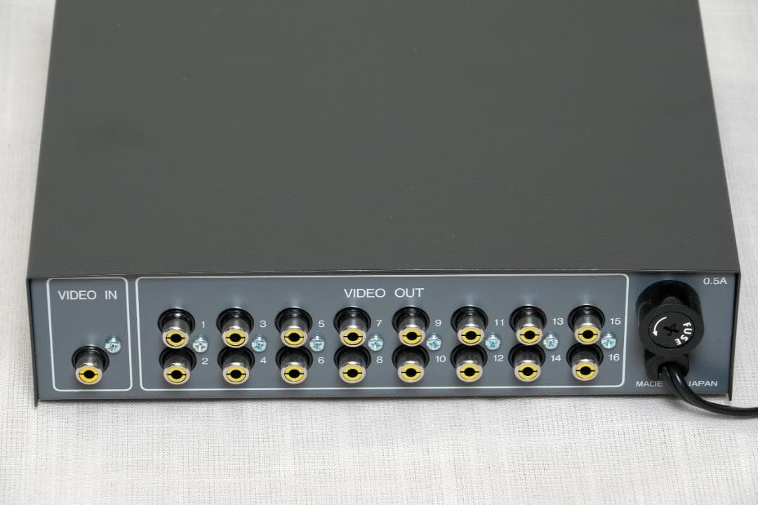 【美品・動作品】映像分配器 DENSOKU DB-116《1in→16out》