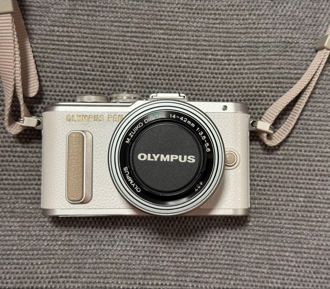 OLYMPUS PEN E-PL8 ダブルレンズセット　白