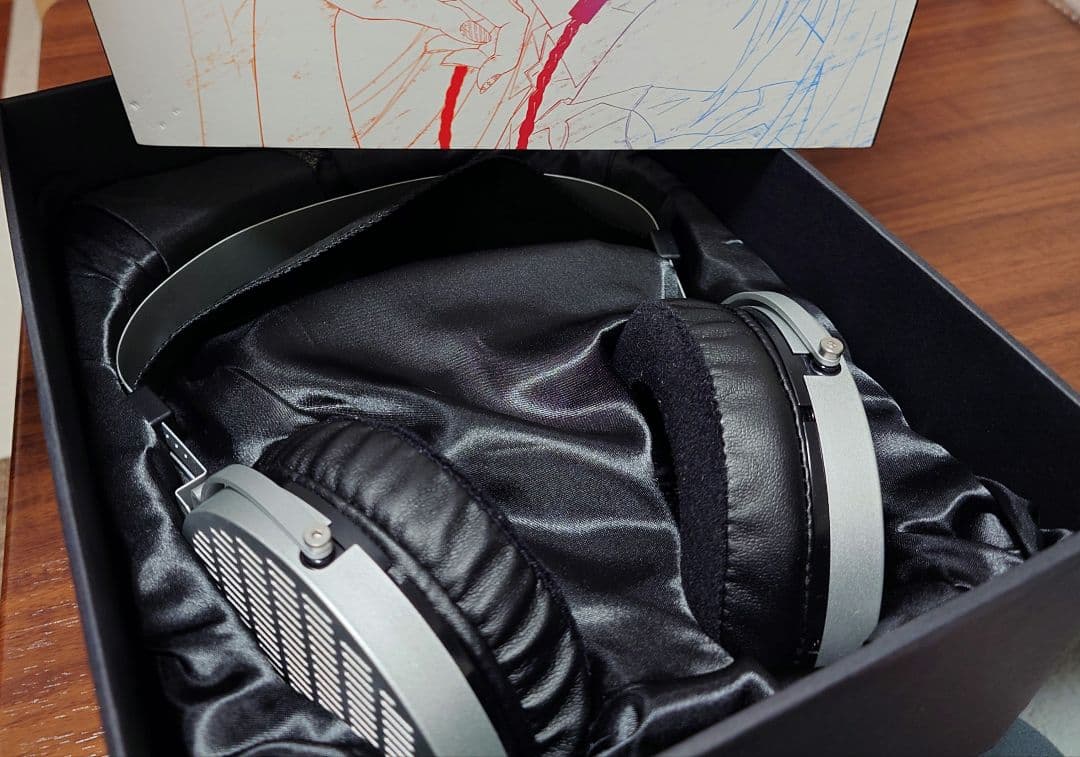 Moondrop 大都会 Cosmo