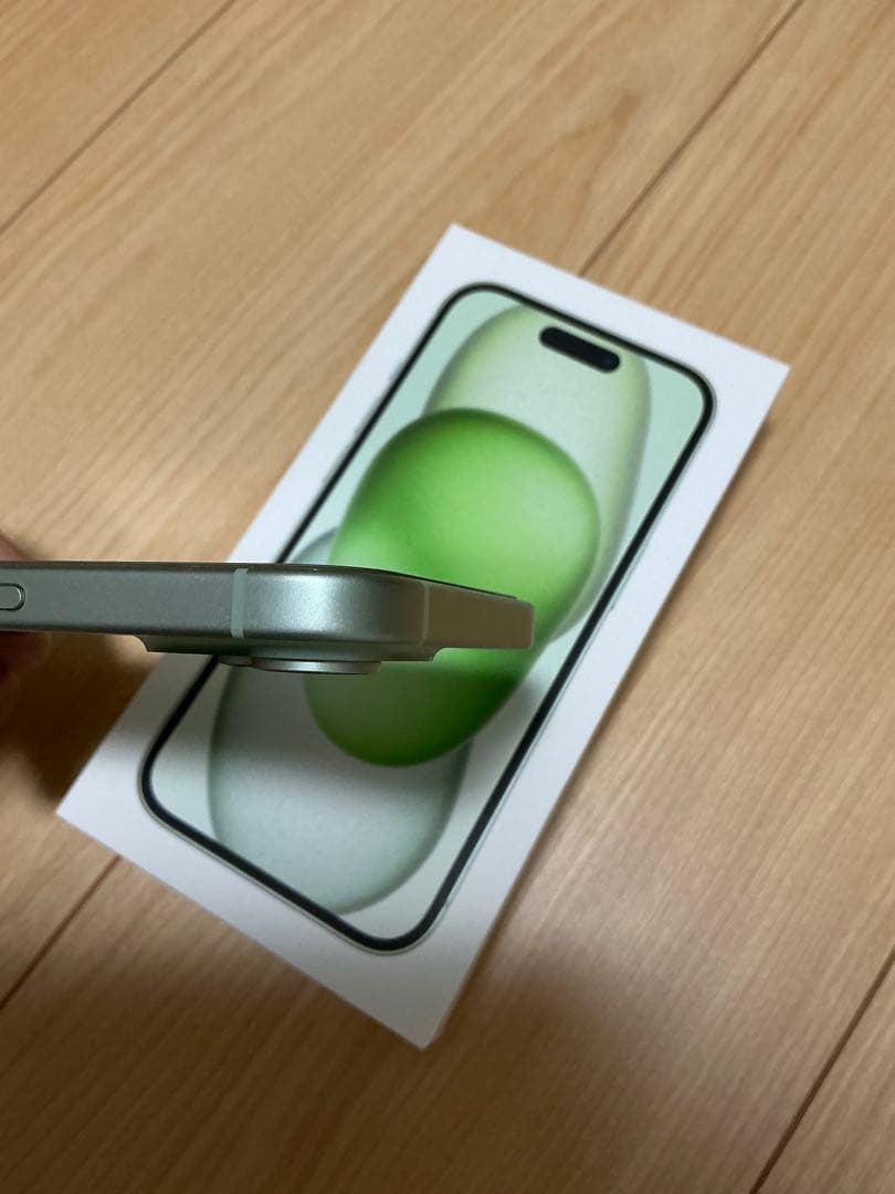 は*ち様 Apple iPhone 15 本体 128gb グリーン　simフリ