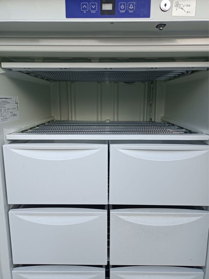 八6751【配送設置料金込み】 DAIREI 冷凍庫 SD-521