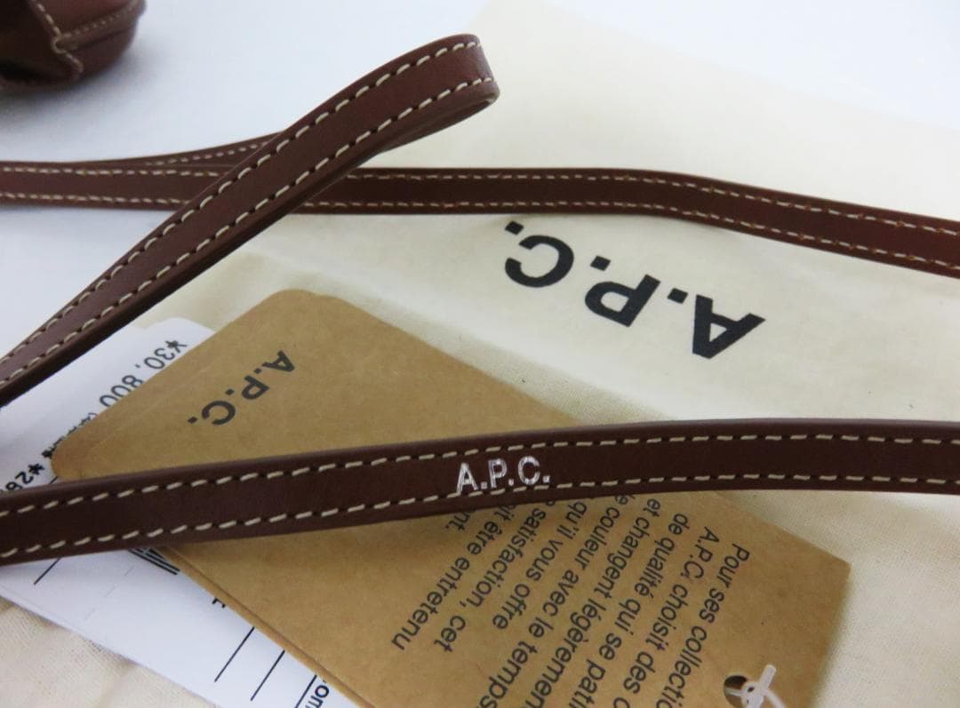 定価3万 A.P.C. Airpods Case Max 3eme ブラウン