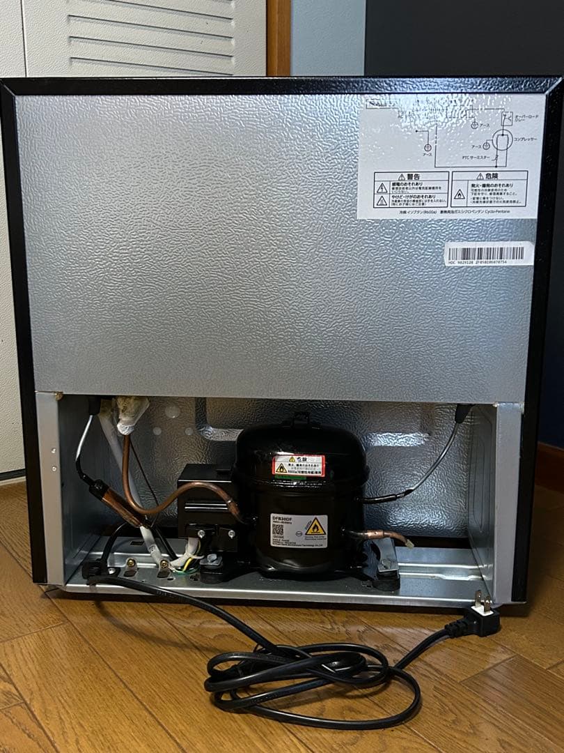 【いいやつ】アイリスオーヤマ　ミニ冷蔵庫 ブラックPRC-B 051D-B