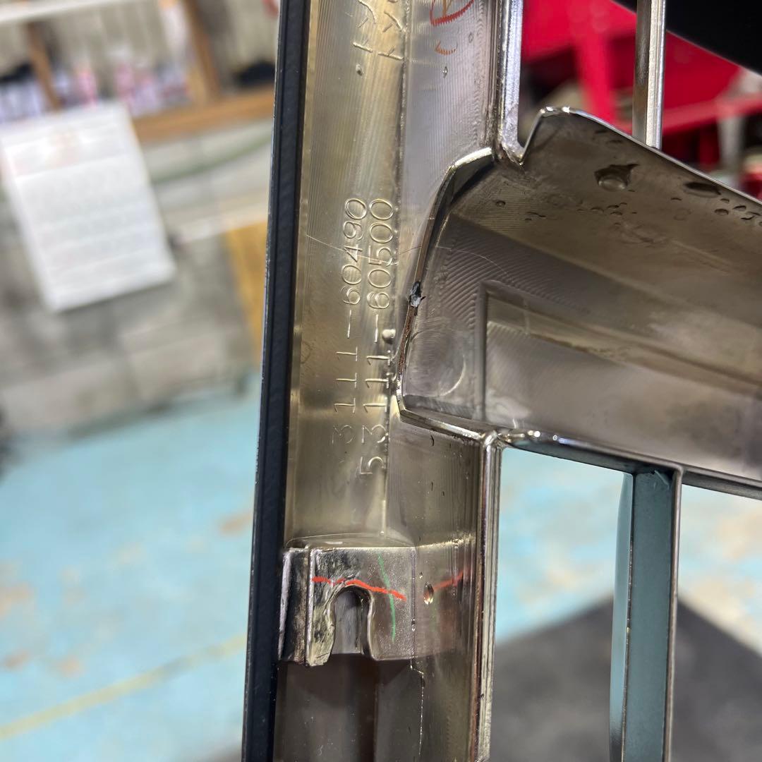 トヨタ純正 ランドクルーザープラド 120系 フロントラジエーターグリル