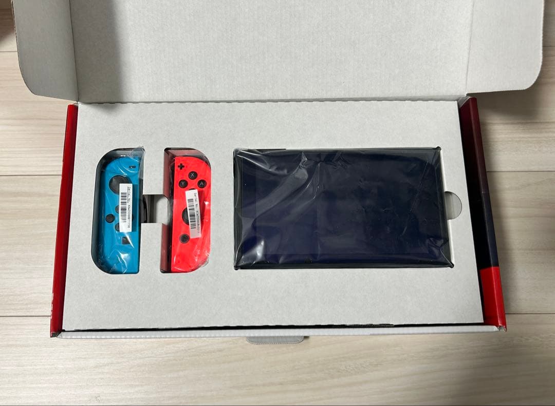 Nintendo Switch本体セット、充電グリップ、キャリングケース、ドッグ