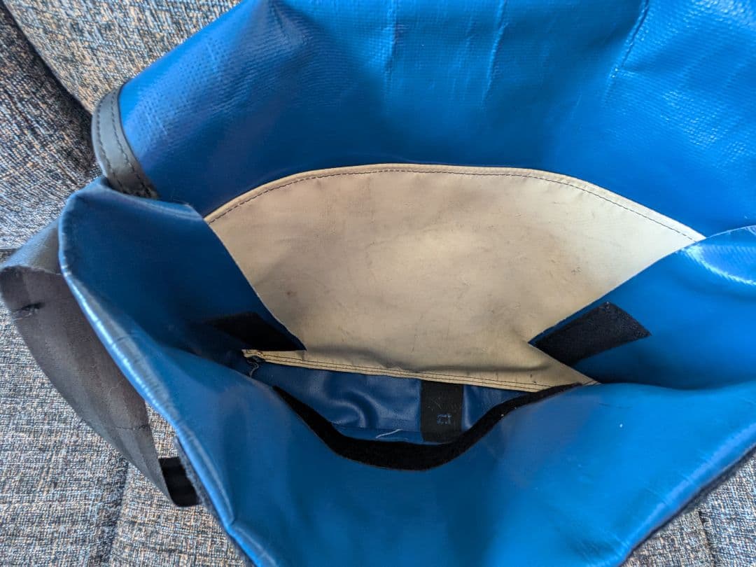 最終お値下げ！FREITAG　ショルダーバッグ　ブルー