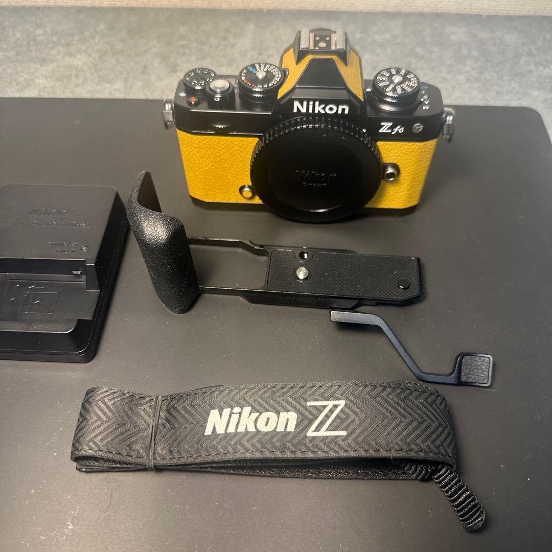な*ぬ様 Nikon Z fc イエローブラック　ミラーレス一眼 本体