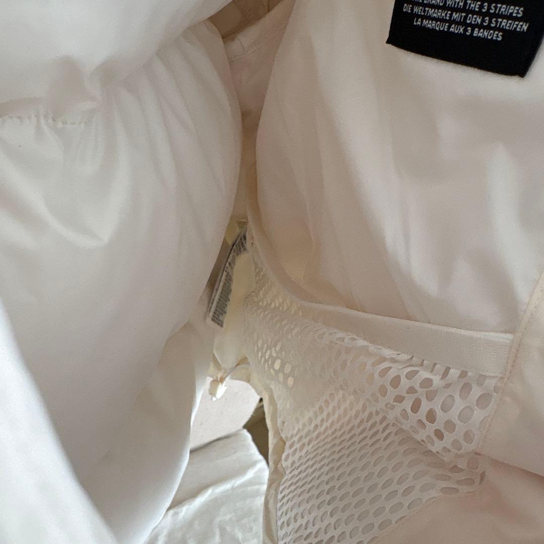 m*u様 adidas オリジナルホワイト ダウンジャケットショート丈 元値3万