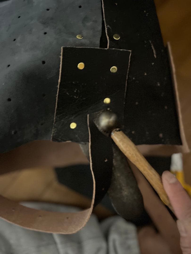 NPW(ヌメ革のパッチワーク)のバッグ。 NPWの学校ワークショップにて制作。