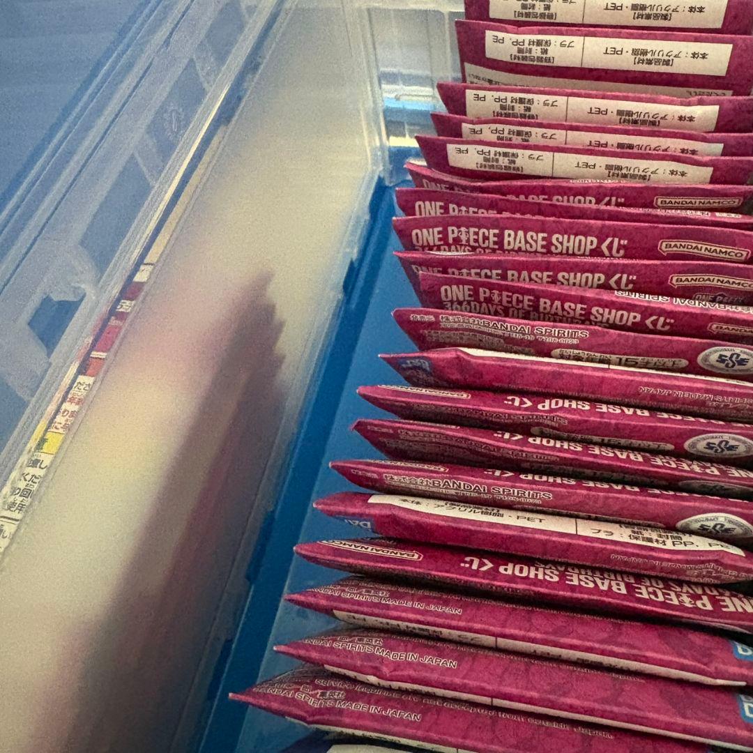 ワンピースベースショップ　アクリルブロックチャーム　10-12月　未開封30個